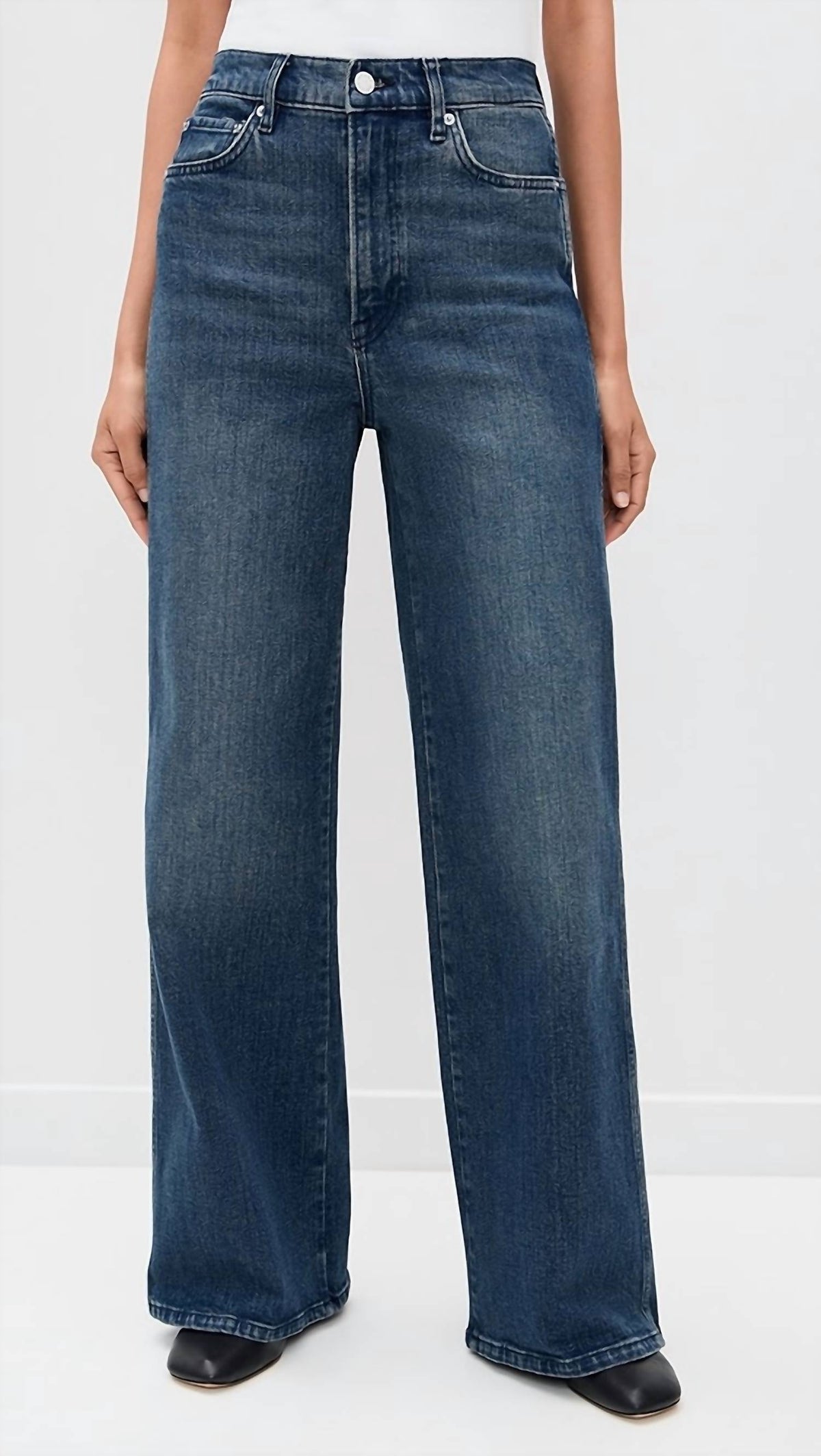 Full length Merida Jean in oona