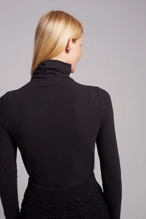Ana T-Neck in Black