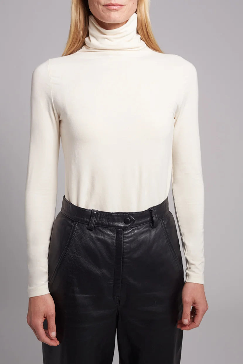 Ana T-Neck in Ivory
