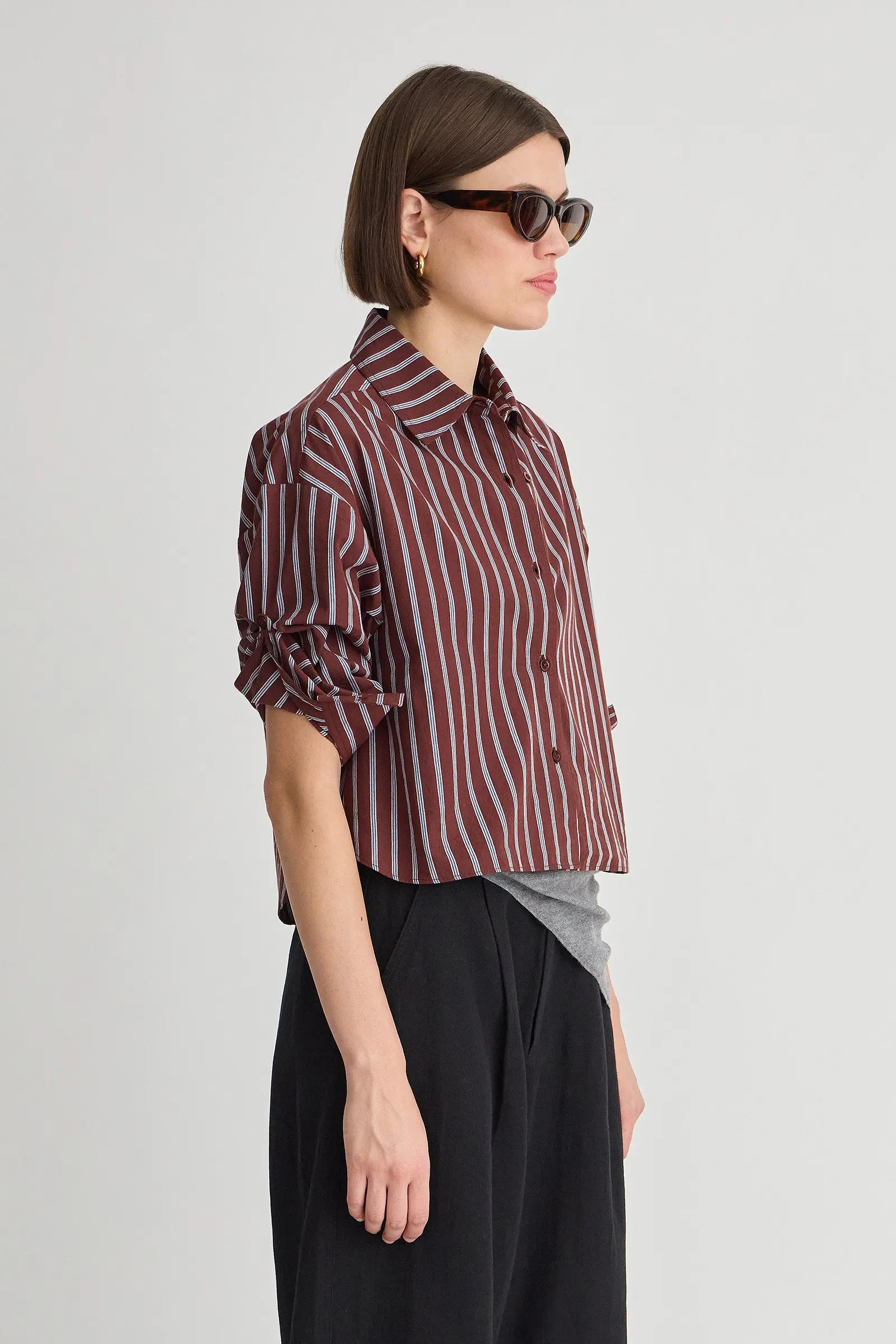 CROPPED ISOLDE BUTTON DOWN