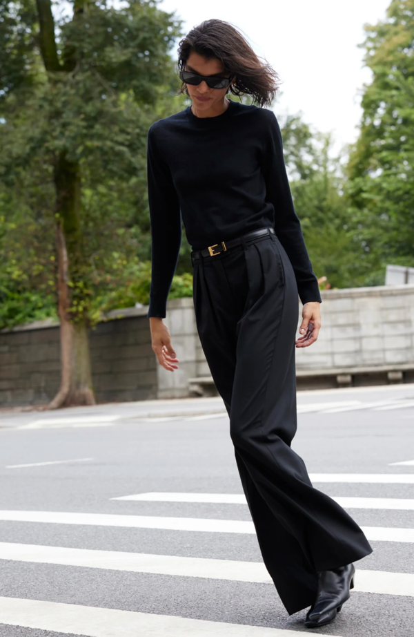 Refined crew in black