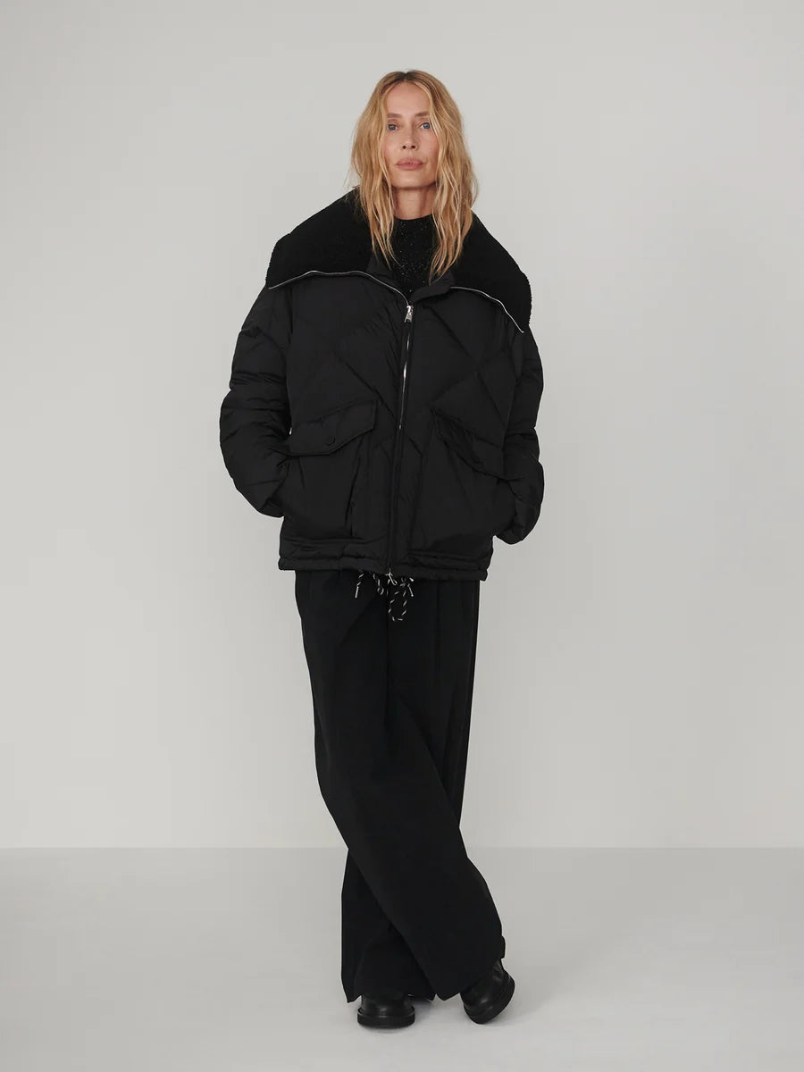holbrook down puffer coat in black