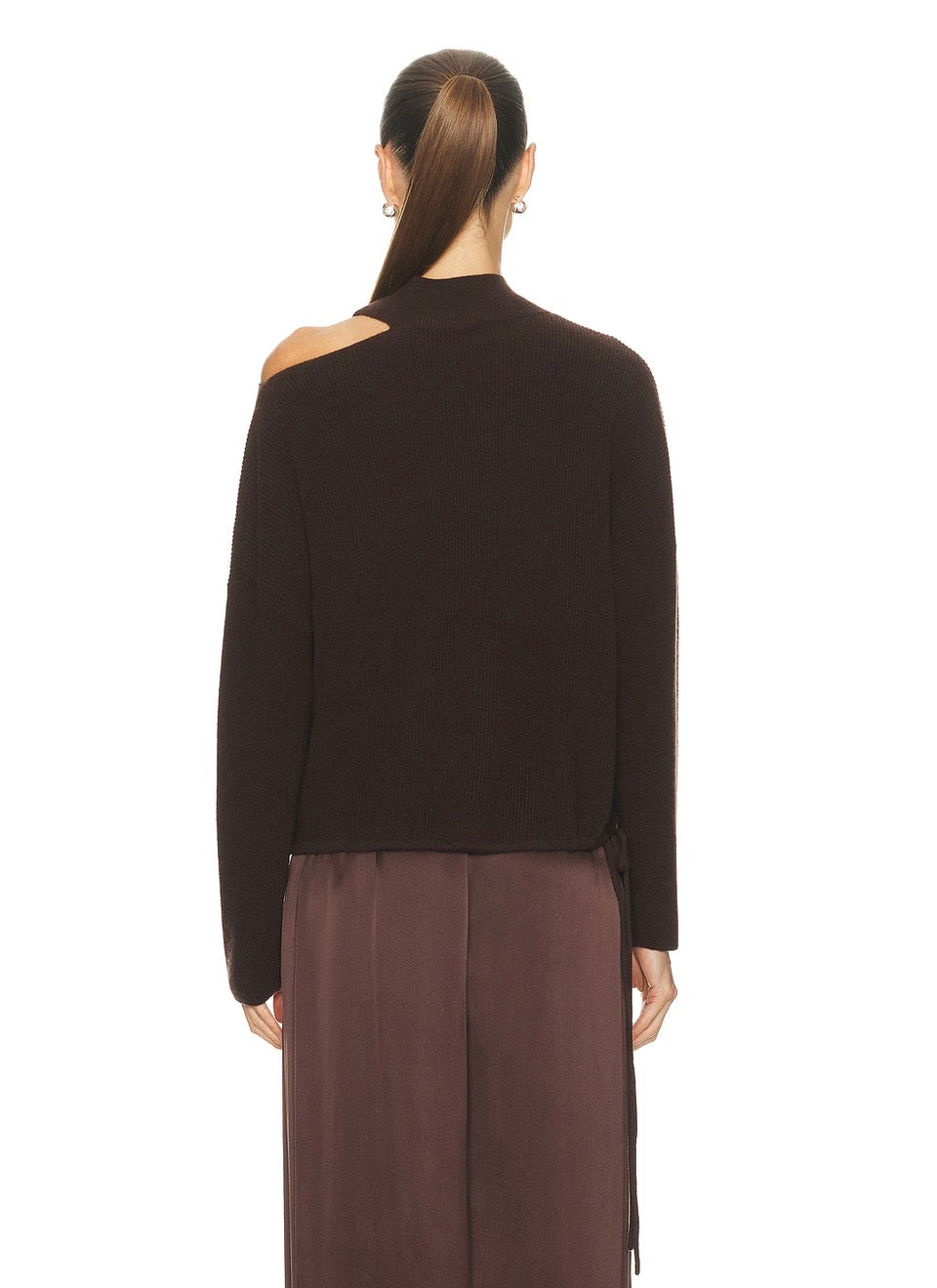 Open shoulder in brown