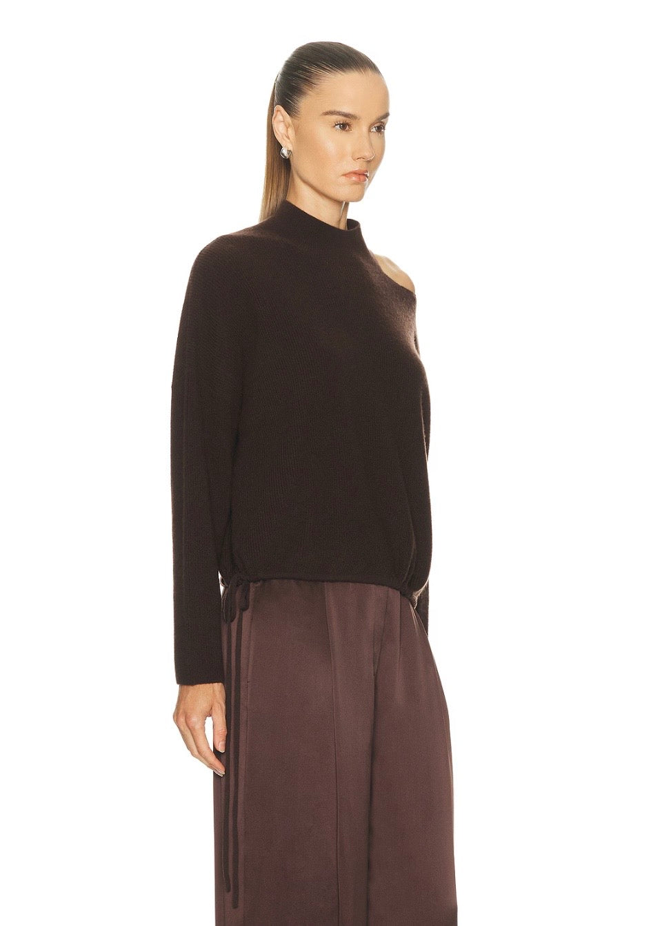 Open shoulder in brown