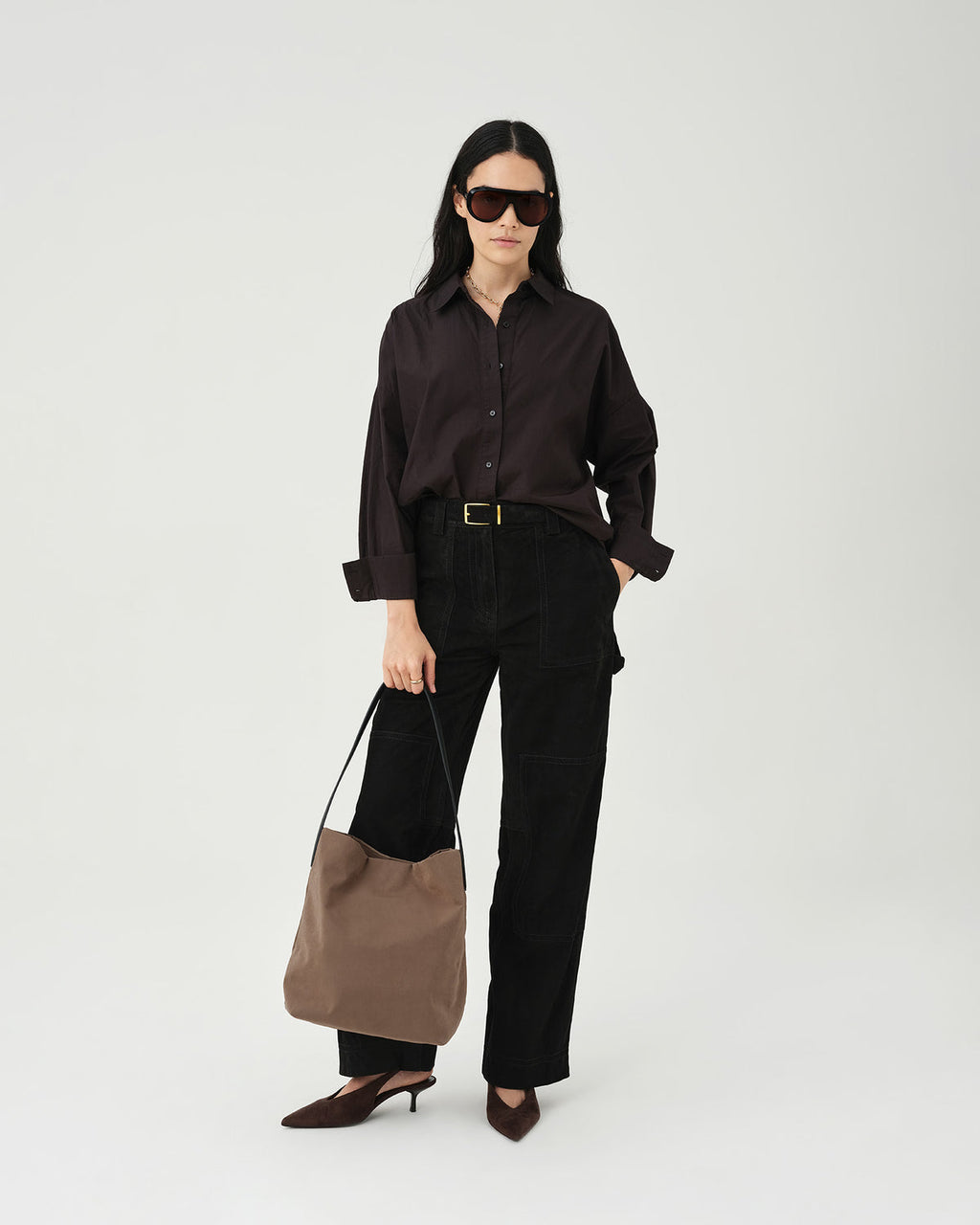 Essence Vertical tote in mink