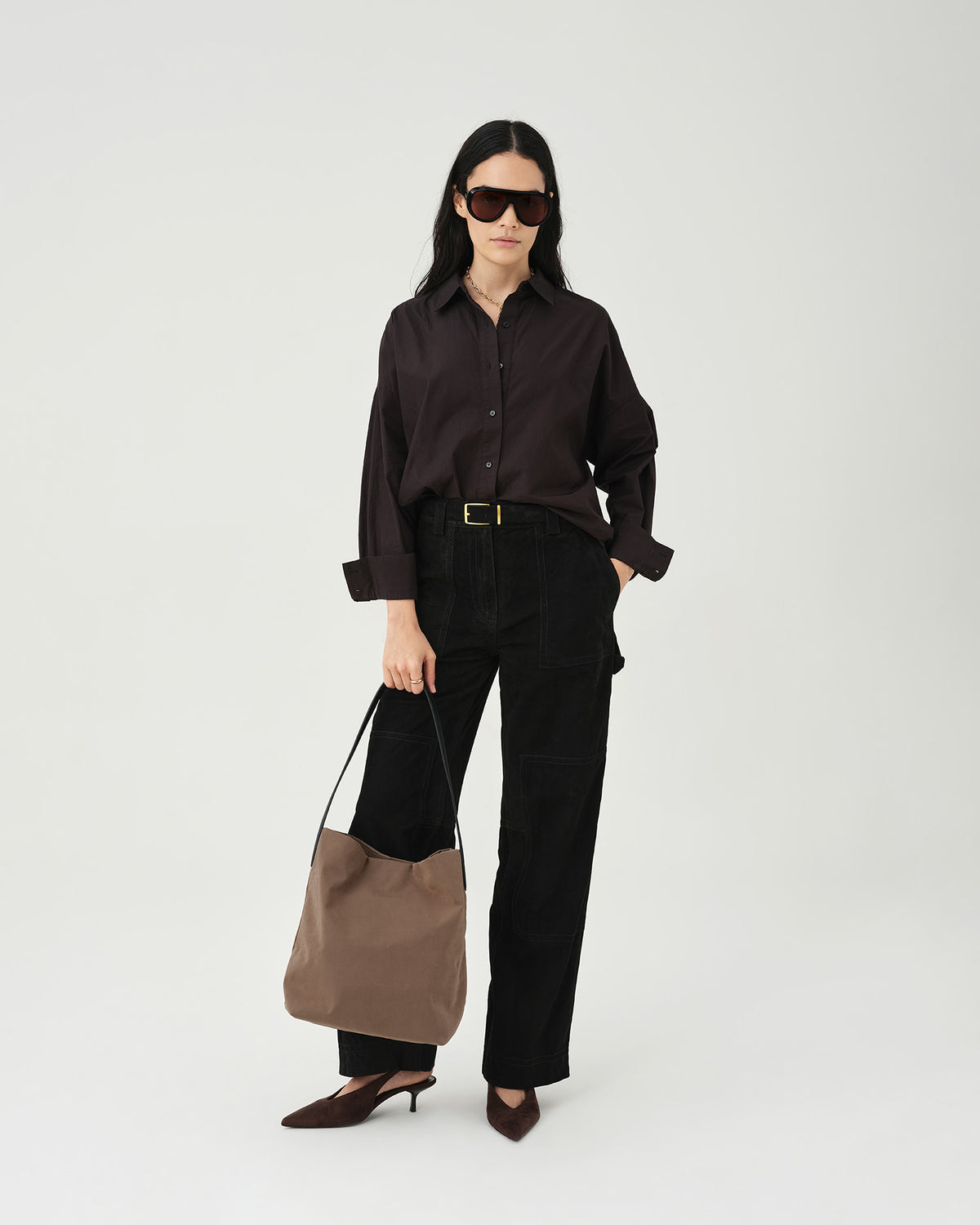 Essence Vertical tote in mink