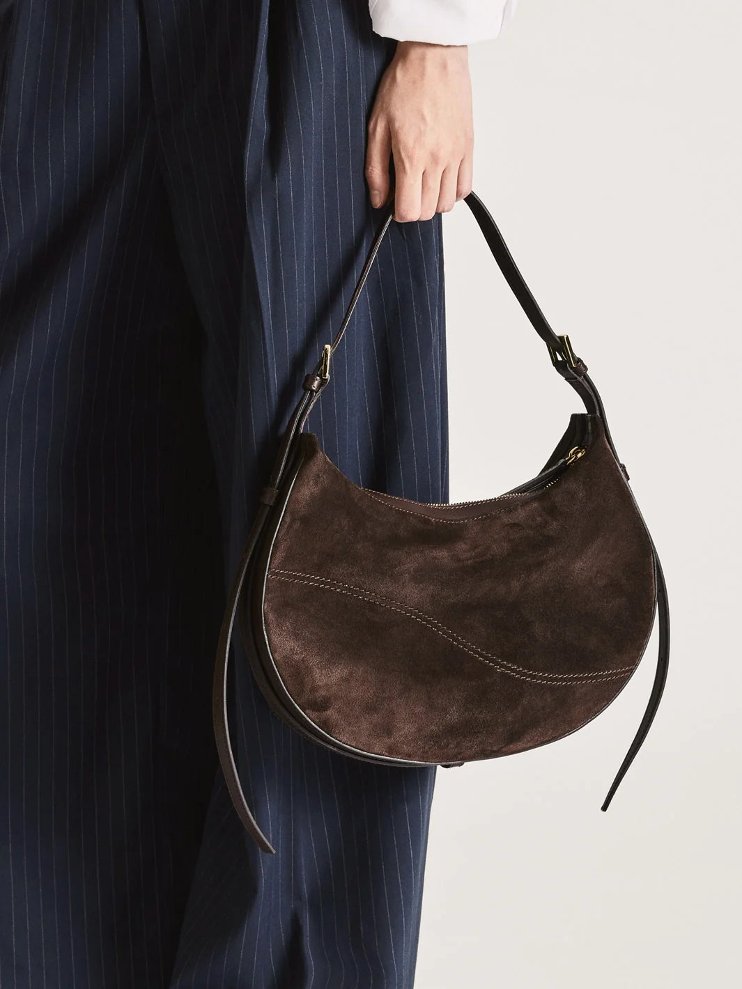 Liveri bag in walnut suede