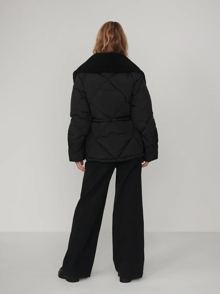 holbrook down puffer coat in black
