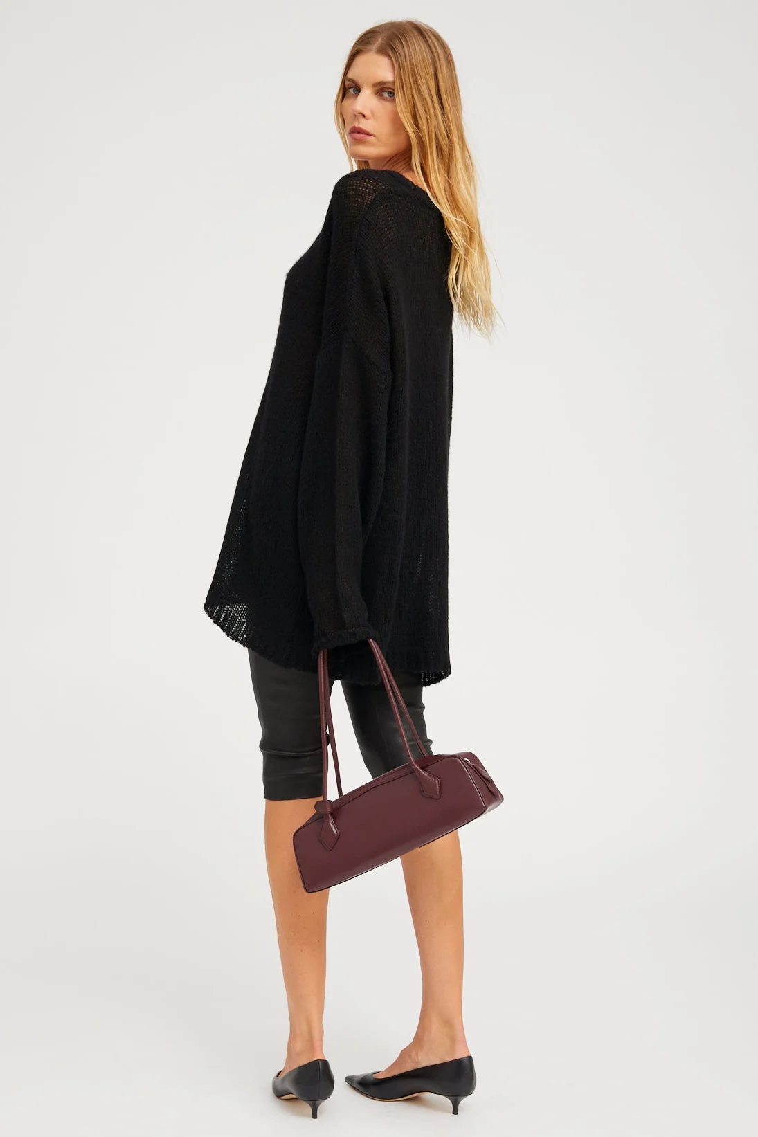 Capri in black leather