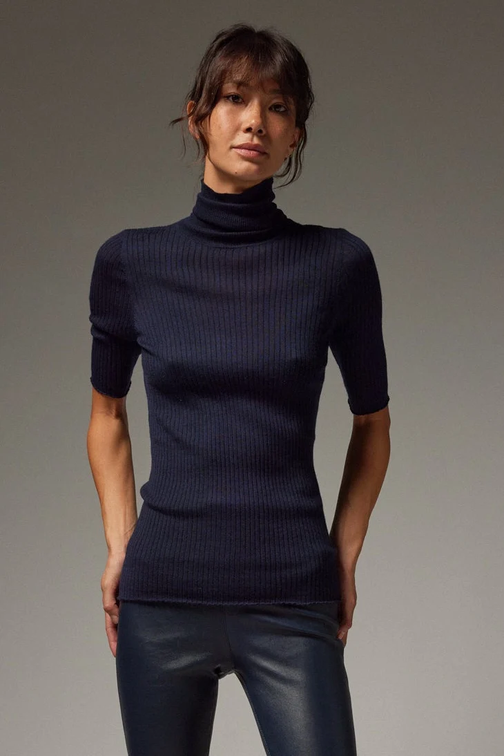 Short Sleeve Turtleneck in Navy