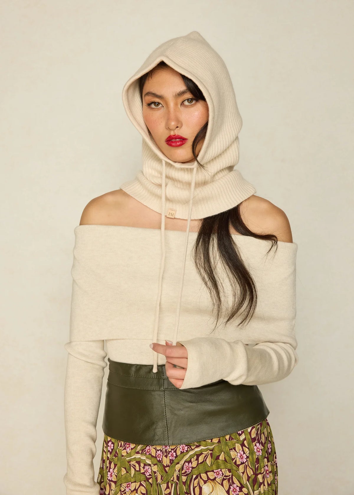 Ice Skate Hood in Tumbled Stone
