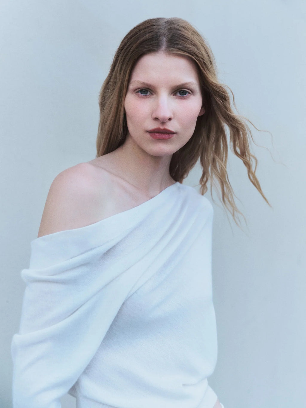 Tissue Cashmere Slouch Sweater in Chalk