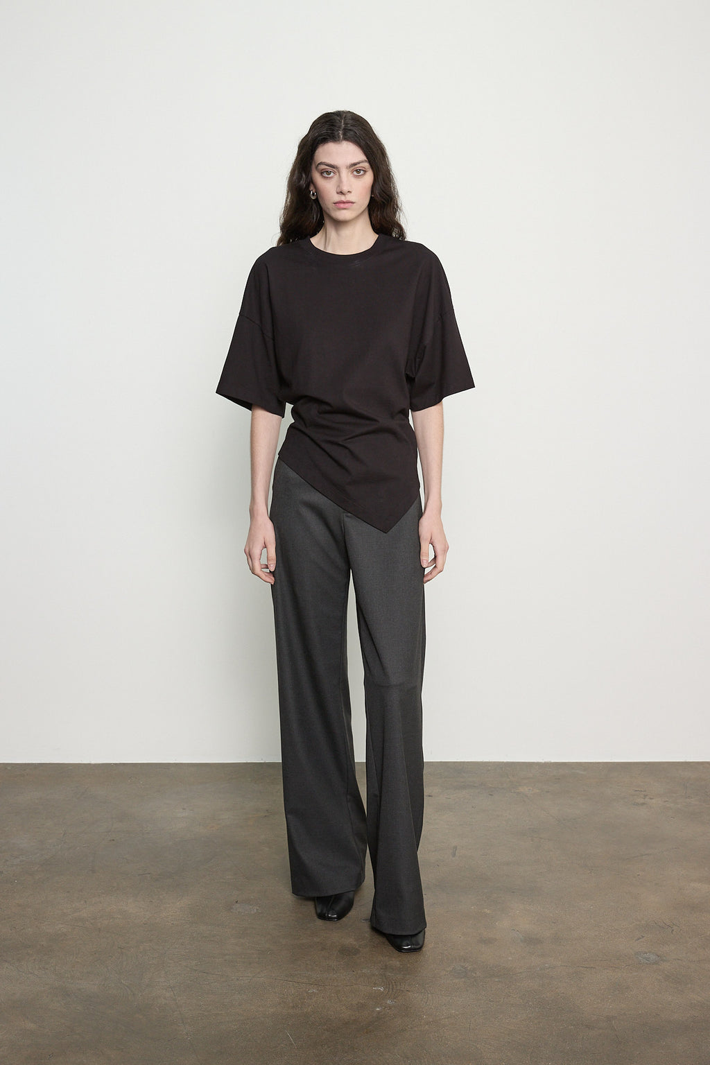SUPIMA STRUCTURED JERSEY ASYMM TEE - black
