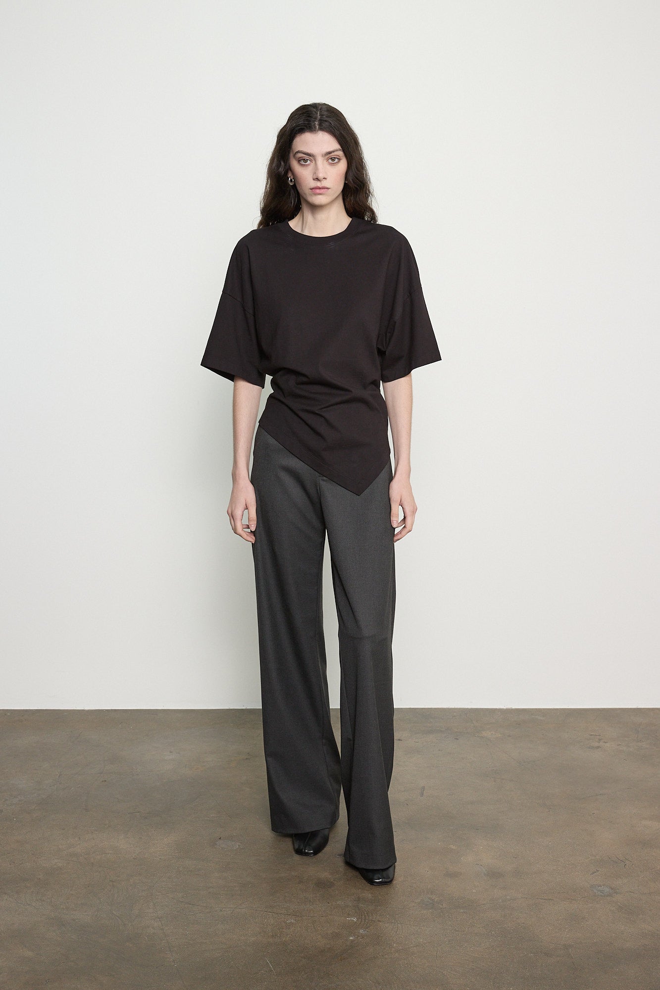 SUPIMA STRUCTURED JERSEY ASYMM TEE - black