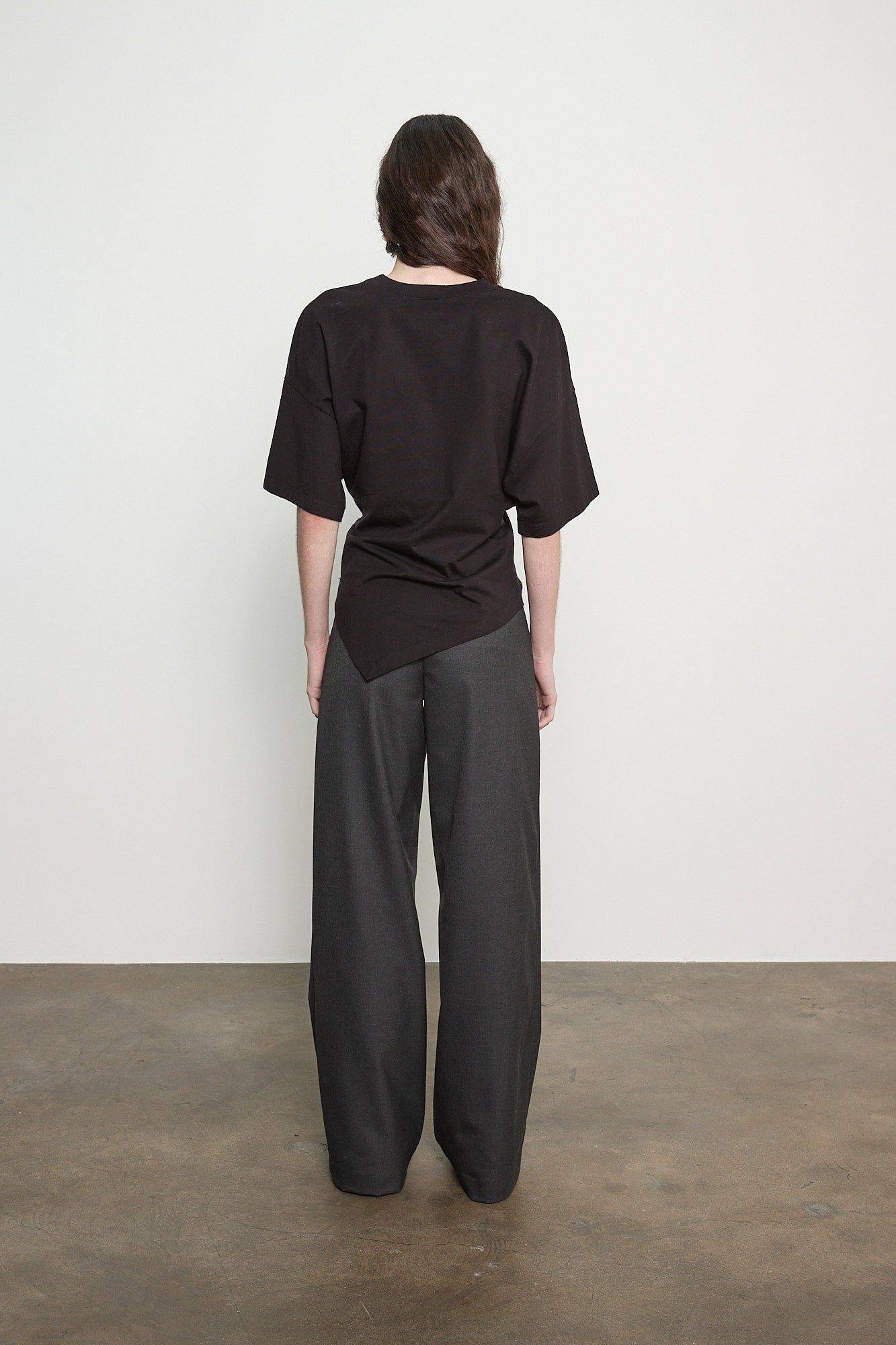 SUPIMA STRUCTURED JERSEY ASYMM TEE - black