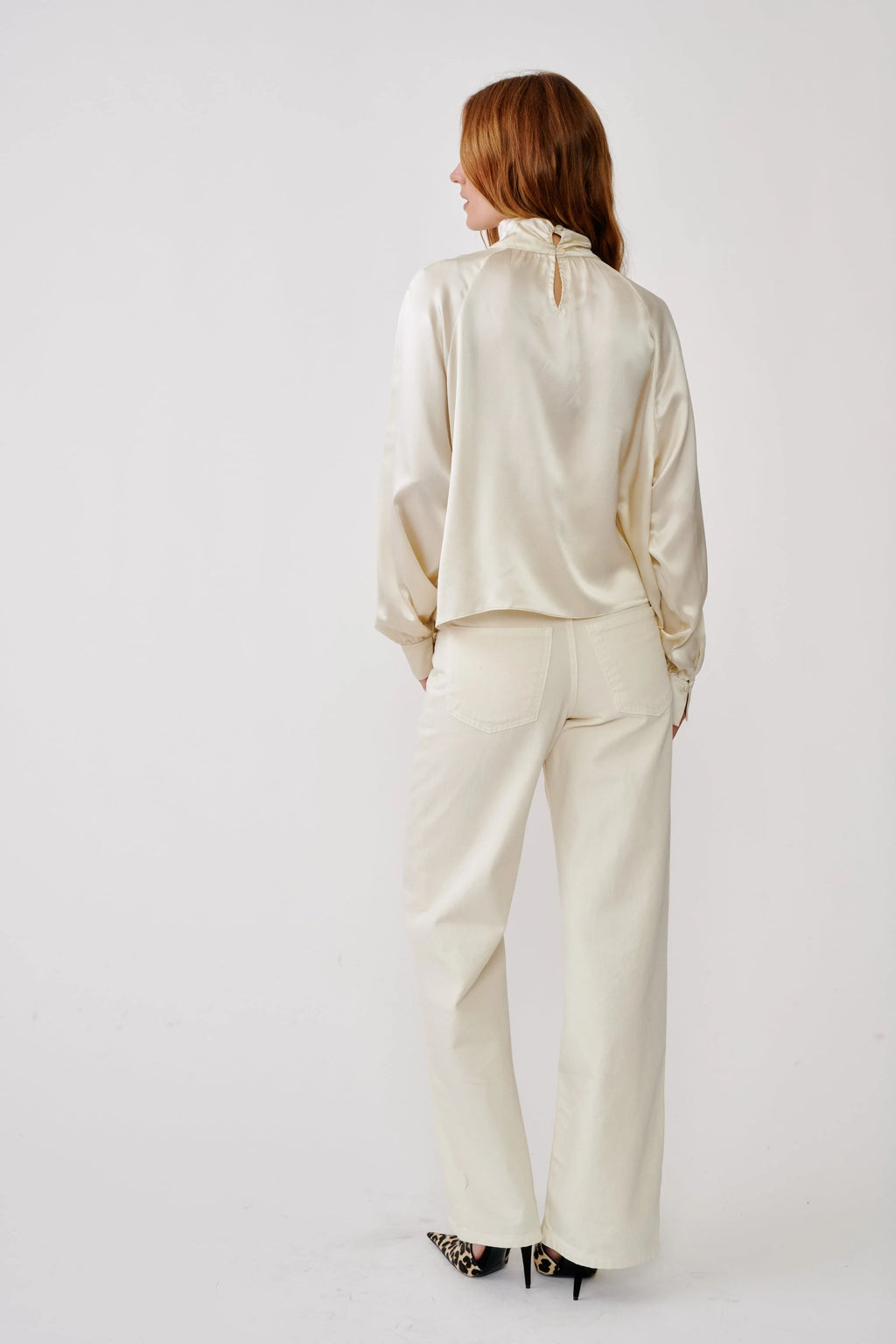 NADINE SLOUCHY SILK TURTLENECK TOP | GARDENIA