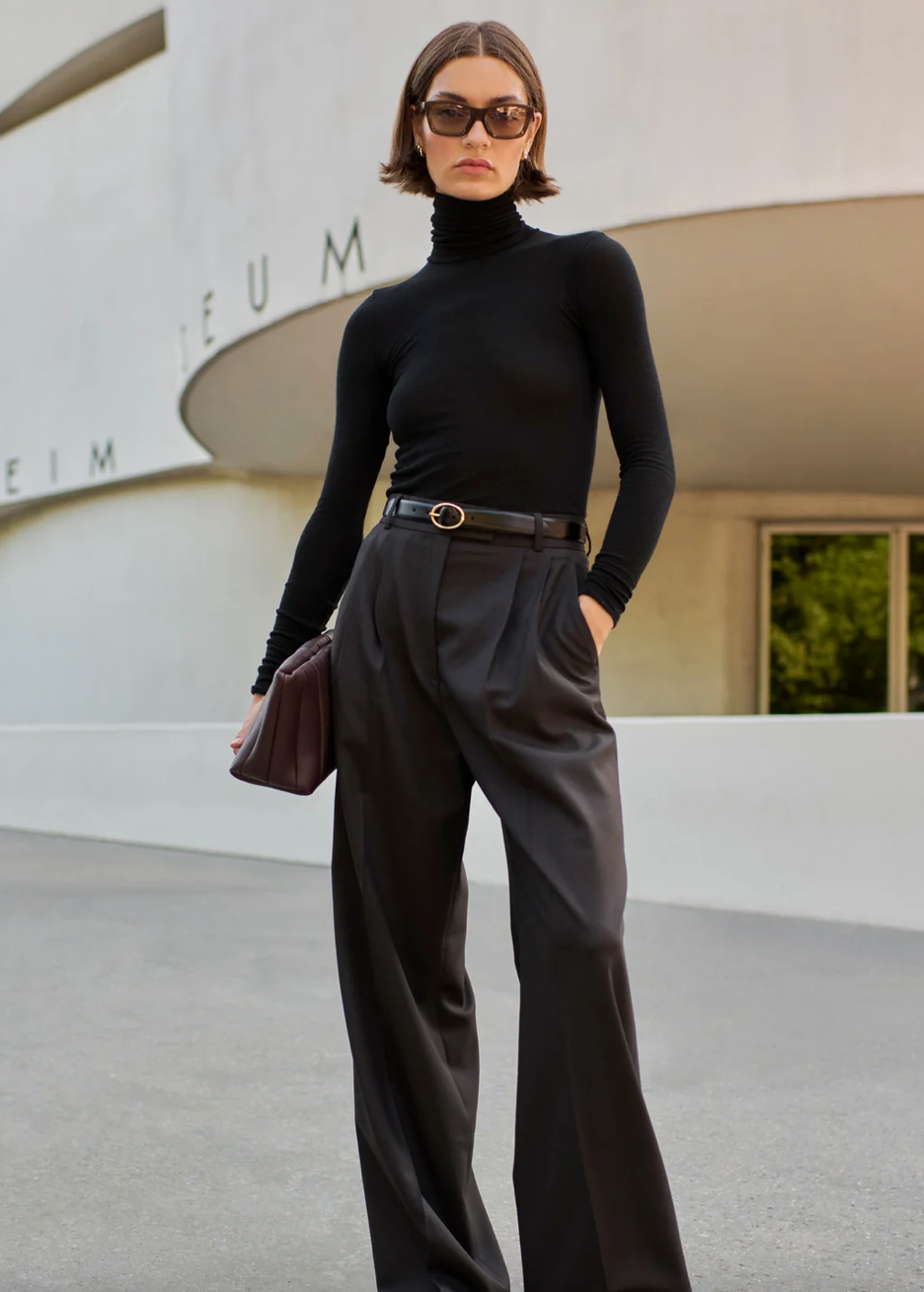 The Cashmere Turtleneck in Black
