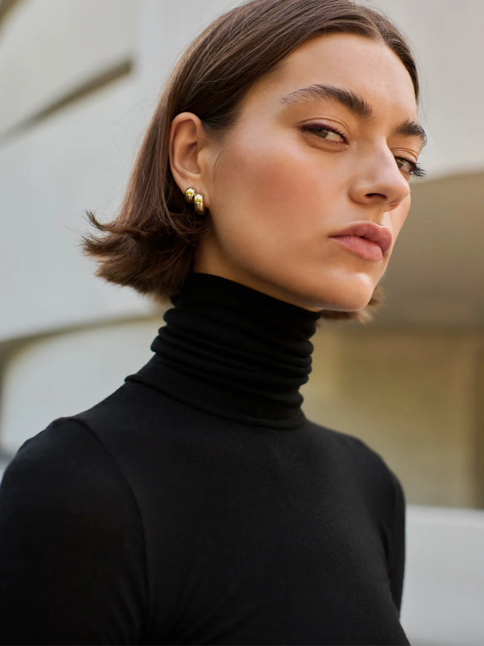The Cashmere Turtleneck in Black