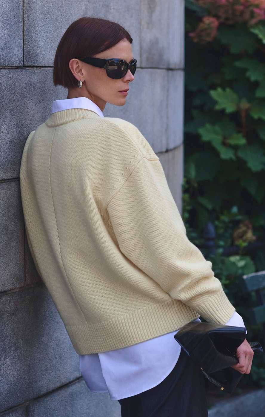The Cashmere Signature Crew in Butter
