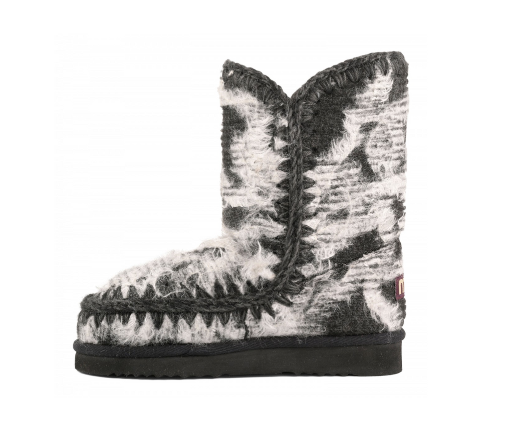 Eskimo 24 in Sigrid Black