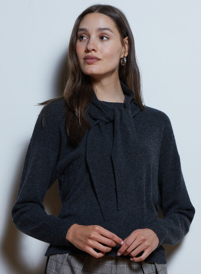 Detachable Tie Neck Crew in Black